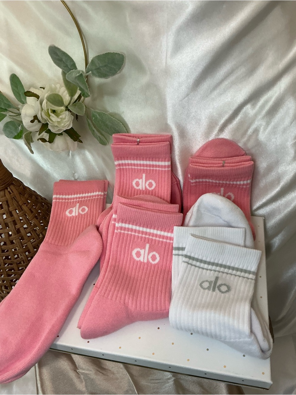 ALO Yoga Men's Crew Athletic Socks in Pink & White